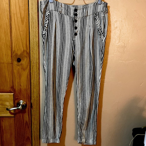 FREE PEOPLE size 6 pants NWOTS (well, plastic tags remain but no paper tag). - Picture 1 of 7